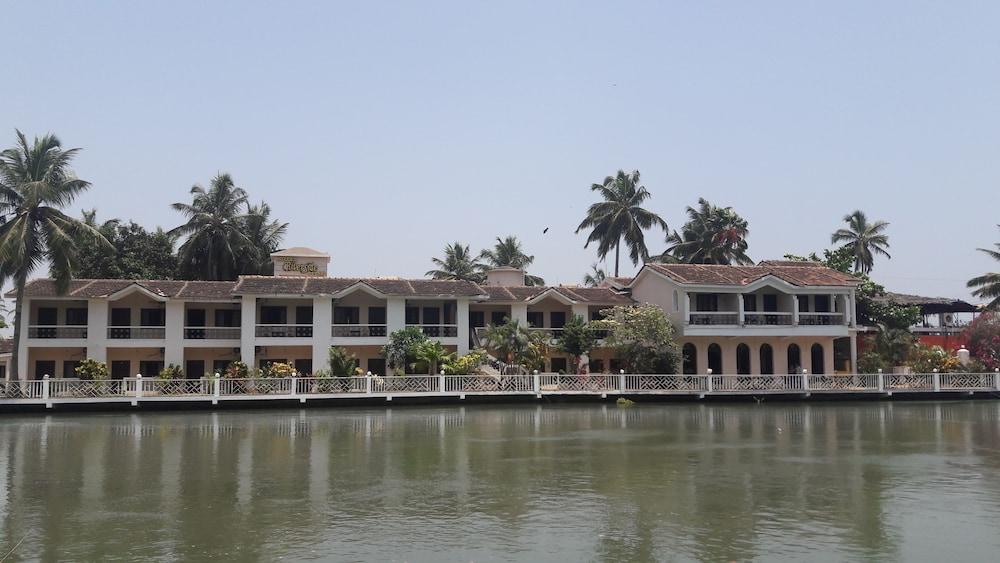 Hotel Riverside Baga Extérieur photo