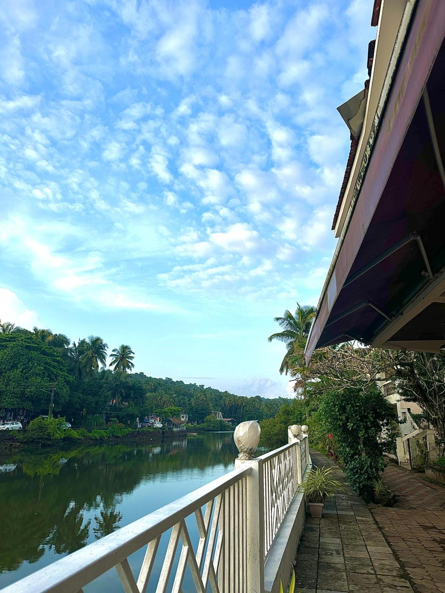 Hotel Riverside Baga Extérieur photo