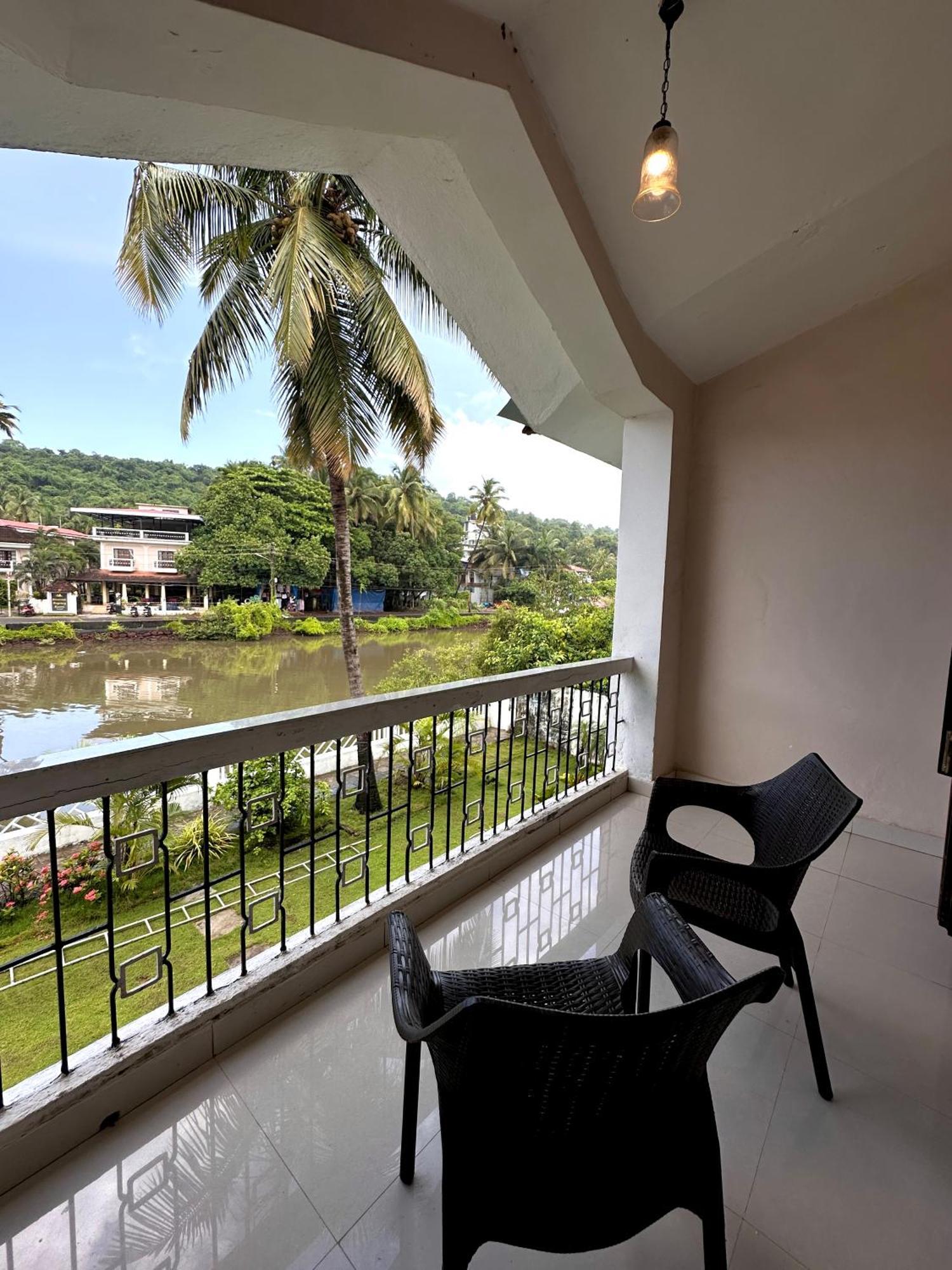 Hotel Riverside Baga Extérieur photo