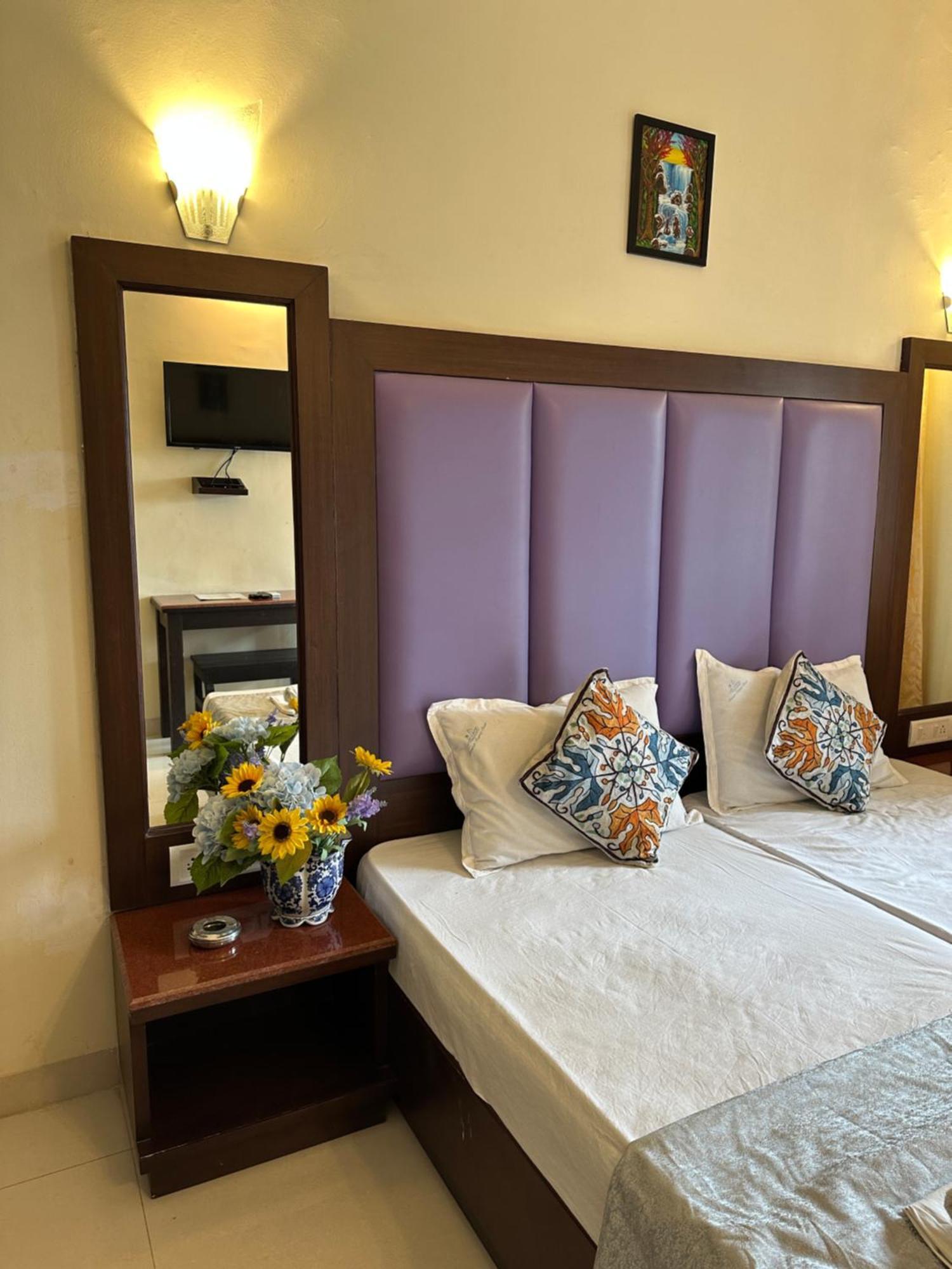Hotel Riverside Baga Extérieur photo